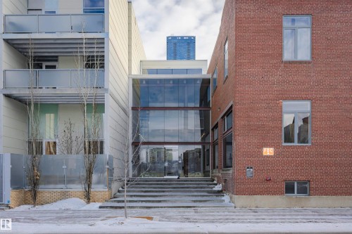 118 10309 107 Street, Edmonton, AB - Outdoor