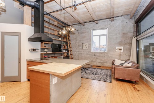 118 10309 107 Street, Edmonton, AB - Indoor