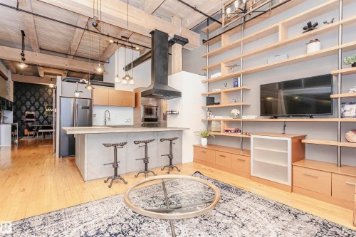 118 10309 107 Street, Edmonton, AB - Indoor Photo Showing Kitchen