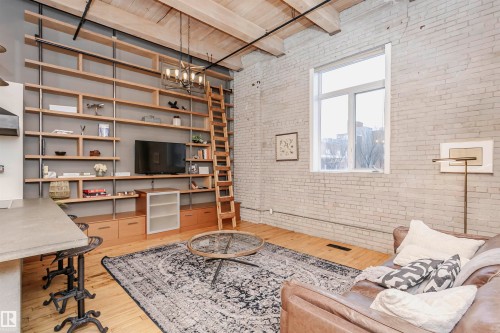 118 10309 107 Street, Edmonton, AB - Indoor