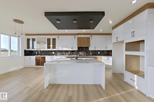 144 Edgewater Cir, Leduc, AB - Indoor Photo Showing Kitchen