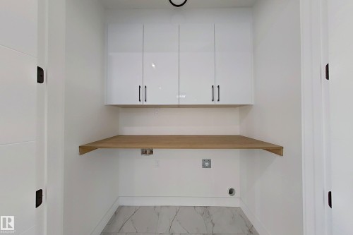 144 Edgewater Cir, Leduc, AB - Indoor