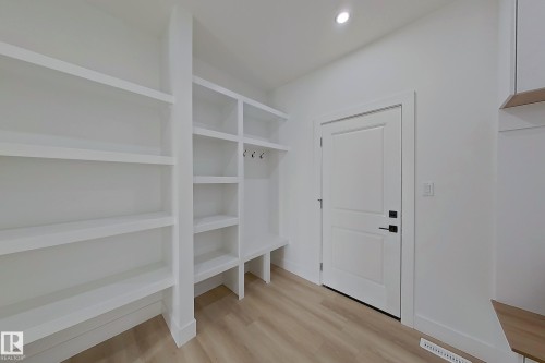 144 Edgewater Cir, Leduc, AB - Indoor