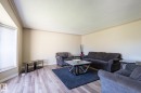 18012 96 Street, Edmonton, AB  - Indoor Photo Showing Living Room 