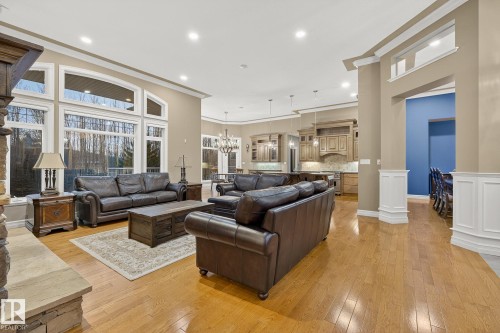 25 53522 Rge Road 274, Rural Parkland County, AB - Indoor Photo Showing Living Room