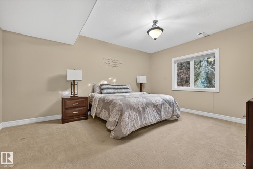 25 53522 Rge Road 274, Rural Parkland County, AB - Indoor Photo Showing Bedroom