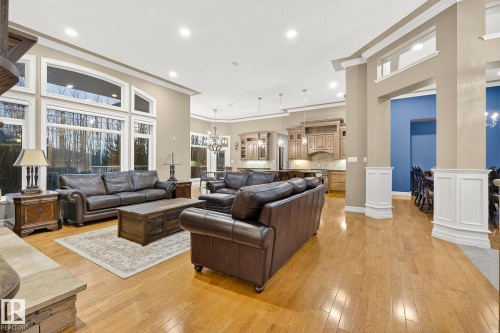 25 53522 Rge Road 274, Rural Parkland County, AB - Indoor Photo Showing Living Room