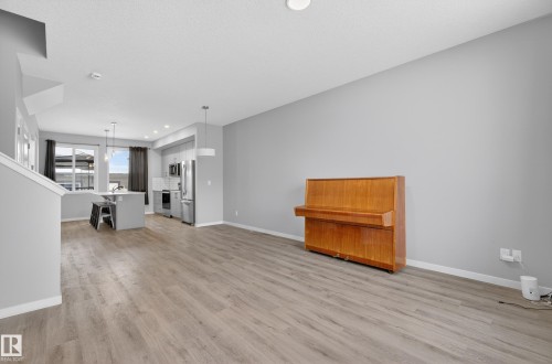 5 Tonewood Boulevard, Spruce Grove, AB - Indoor Photo Showing Kitchen With Upgraded Kitchen