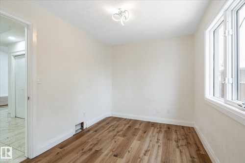9822 175 Avenue, Edmonton, AB - Indoor Photo Showing Other Room