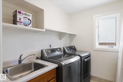 9822 175 Avenue, Edmonton, AB - Indoor Photo Showing Laundry Room