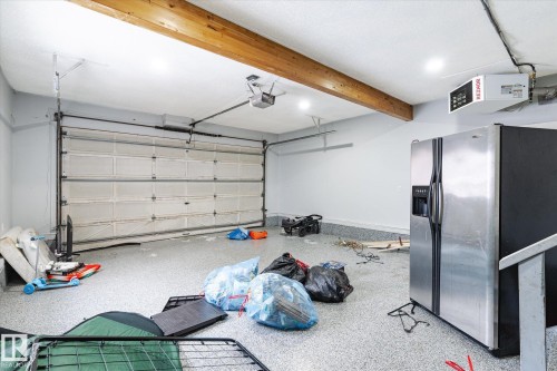 9822 175 Avenue, Edmonton, AB - Indoor Photo Showing Garage