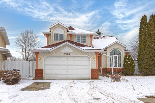 9822 175 Avenue  Edmonton, AB T5X 5V4