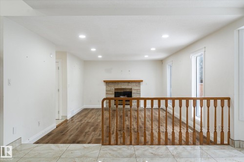 9822 175 Avenue, Edmonton, AB - Indoor Photo Showing Other Room