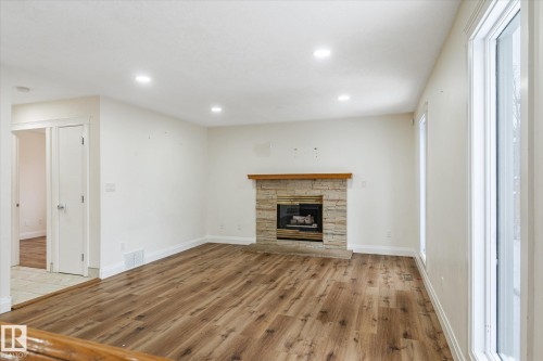 9822 175 Avenue, Edmonton, AB - Indoor Photo Showing Living Room With Fireplace