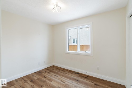 9822 175 Avenue, Edmonton, AB - Indoor Photo Showing Other Room