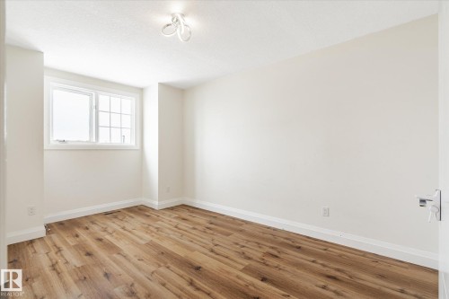 9822 175 Avenue, Edmonton, AB - Indoor Photo Showing Other Room