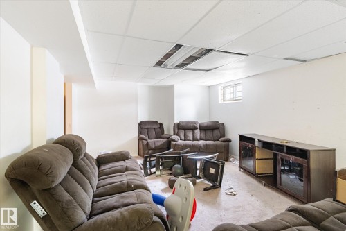 9822 175 Avenue, Edmonton, AB - Indoor