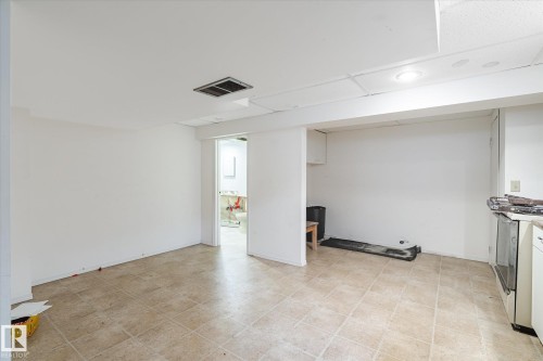 9822 175 Avenue, Edmonton, AB - Indoor