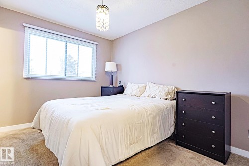5518 11A Avenue, Edmonton, AB - Indoor Photo Showing Bedroom