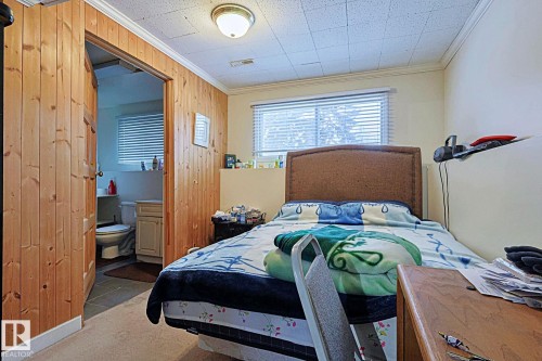 5518 11A Avenue, Edmonton, AB - Indoor Photo Showing Bedroom