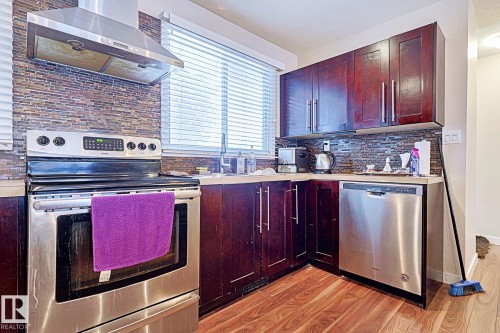 5518 11A Avenue, Edmonton, AB - Indoor Photo Showing Kitchen