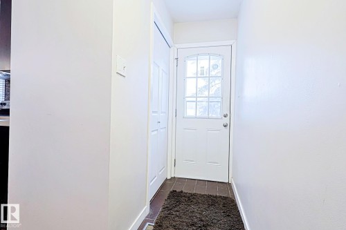 5518 11A Avenue, Edmonton, AB - Indoor Photo Showing Other Room