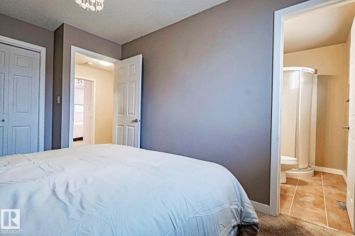 5518 11A Avenue, Edmonton, AB - Indoor Photo Showing Bedroom