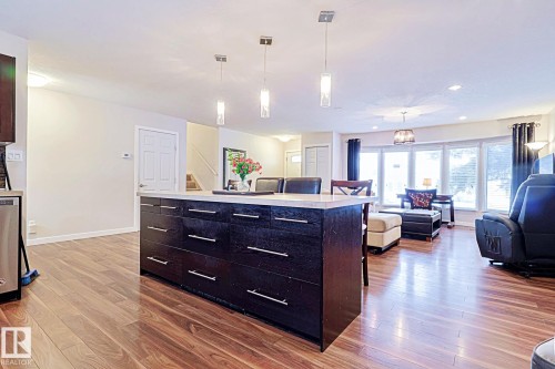 5518 11A Avenue, Edmonton, AB - Indoor Photo Showing Kitchen With Upgraded Kitchen