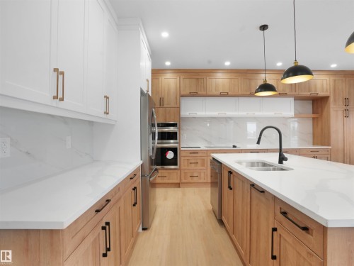6009 Naden Landing Landing, Edmonton, AB - Indoor Photo Showing Kitchen With Double Sink With Upgraded Kitchen