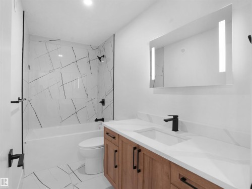 6009 Naden Landing Landing, Edmonton, AB - Indoor Photo Showing Bathroom