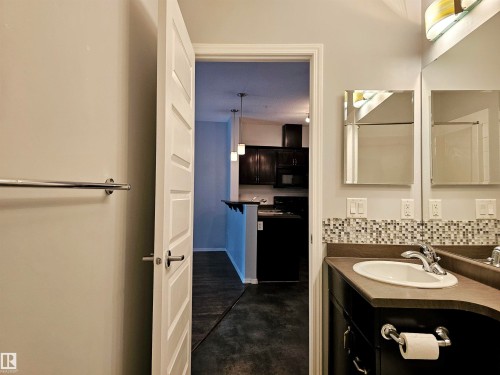 137 7825 71 Street, Edmonton, AB - Indoor Photo Showing Bathroom