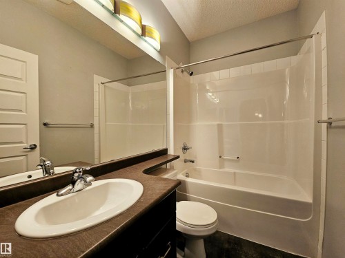 137 7825 71 Street, Edmonton, AB - Indoor Photo Showing Bathroom