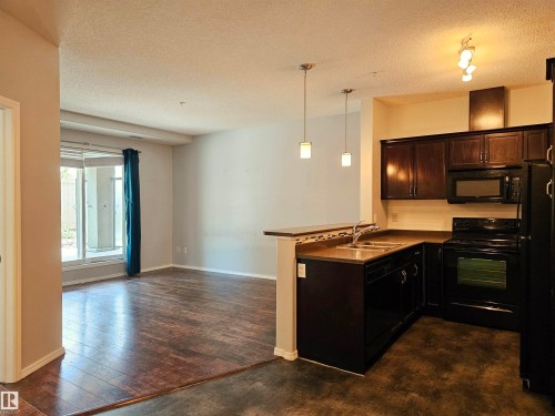 137 7825 71 Street, Edmonton, AB - Indoor Photo Showing Kitchen