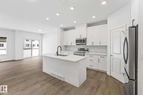 18109 74 Street, Edmonton, AB - Indoor Photo Showing Kitchen With Upgraded Kitchen