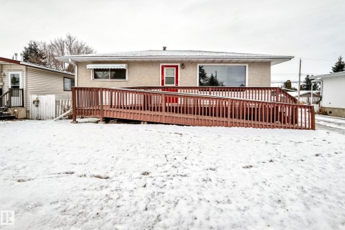 Wetaskiwin, AB - Outdoor With Deck Patio Veranda