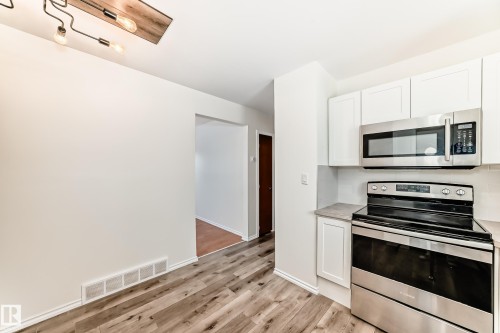 Wetaskiwin, AB - Indoor Photo Showing Kitchen