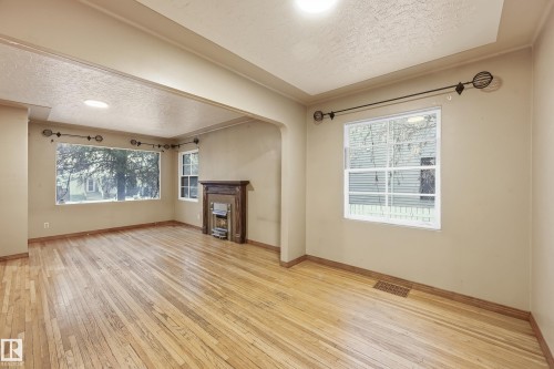 10835 64 Avenue, Edmonton, AB - Indoor Photo Showing Other Room