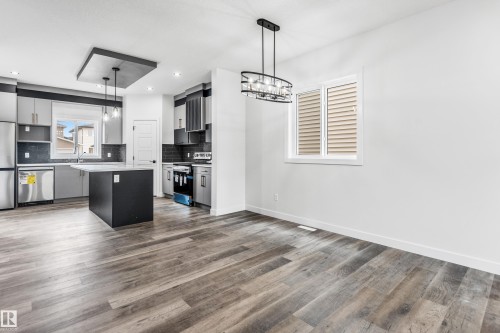 58 Patriot Way, Spruce Grove, AB - Indoor Photo Showing Kitchen