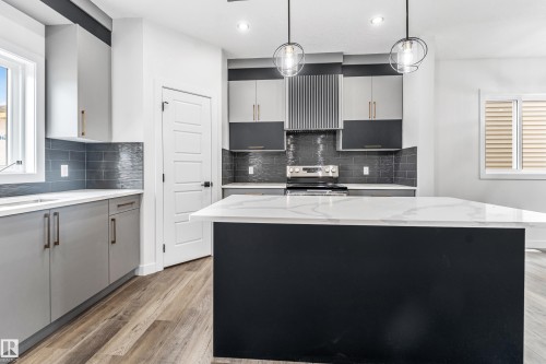 58 Patriot Way, Spruce Grove, AB - Indoor Photo Showing Kitchen