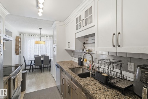 205 11440 40 Ave, Edmonton, AB - Indoor Photo Showing Kitchen With Upgraded Kitchen