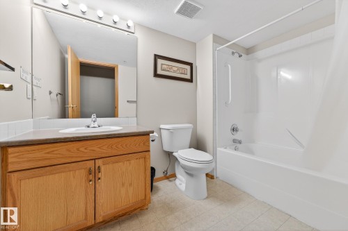 418 200 Bethel Drive, Sherwood Park, AB - Indoor Photo Showing Bathroom