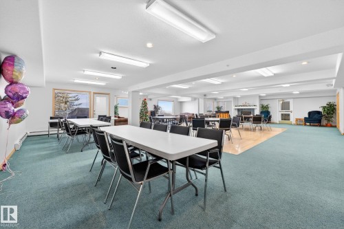 418 200 Bethel Drive, Sherwood Park, AB - Indoor Photo Showing Dining Room