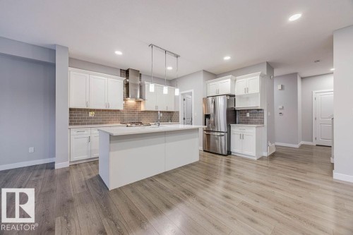 704 Conroy Crest, Edmonton, AB - Indoor Photo Showing Kitchen