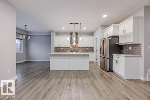 704 Conroy Crest, Edmonton, AB - Indoor Photo Showing Kitchen
