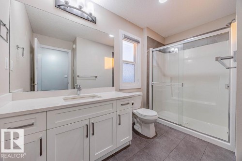 704 Conroy Crest, Edmonton, AB - Indoor Photo Showing Bathroom