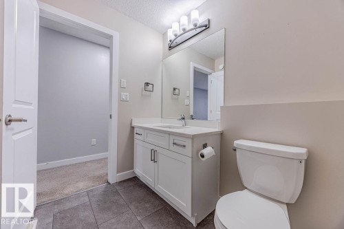704 Conroy Crest, Edmonton, AB - Indoor Photo Showing Bathroom