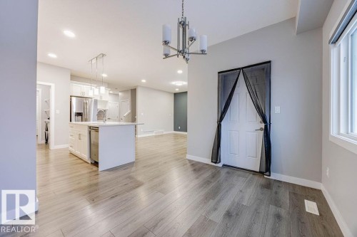 704 Conroy Crest, Edmonton, AB - Indoor Photo Showing Kitchen
