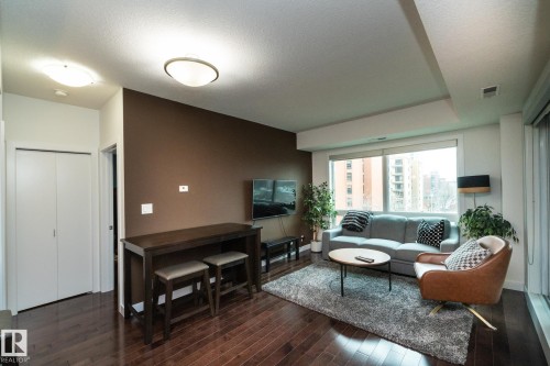 505 10055 118 Street, Edmonton, AB - Indoor Photo Showing Living Room