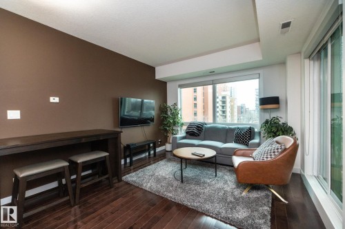 505 10055 118 Street, Edmonton, AB - Indoor Photo Showing Living Room