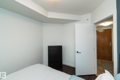 505 10055 118 Street, Edmonton, AB - Indoor Photo Showing Bedroom